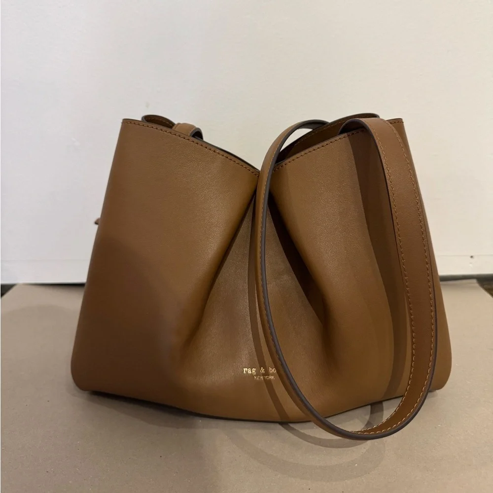 NWT Bloom Medium Calf Leather Crossbody Bag - Picture 1 of 7